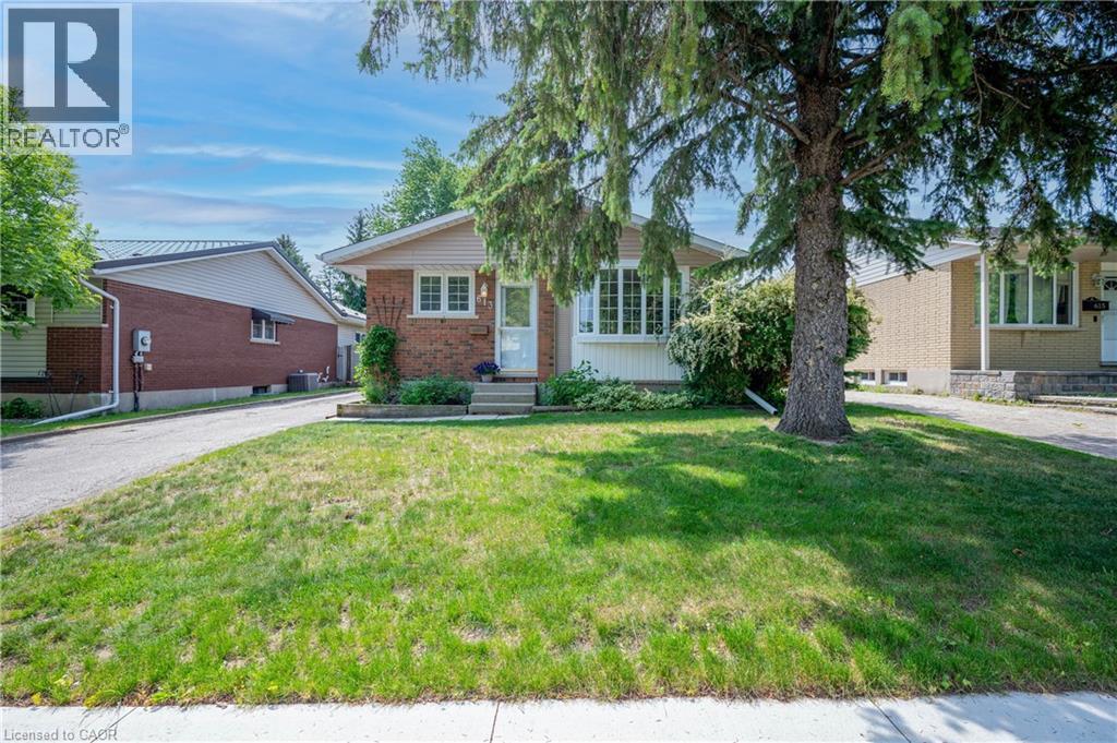 613 DOGWOOD Lane, Waterloo