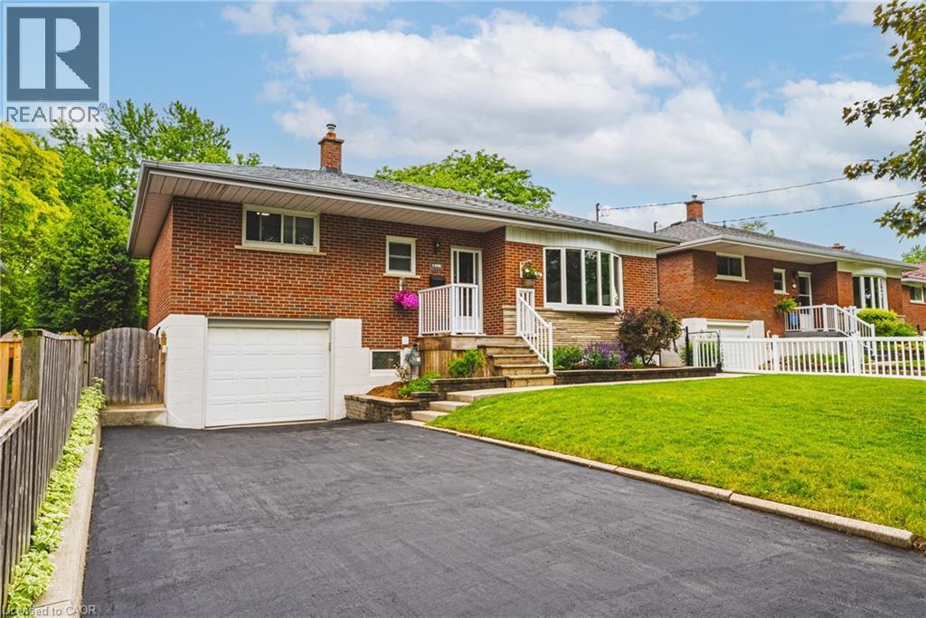 1208 HOMEWOOD Drive, Burlington