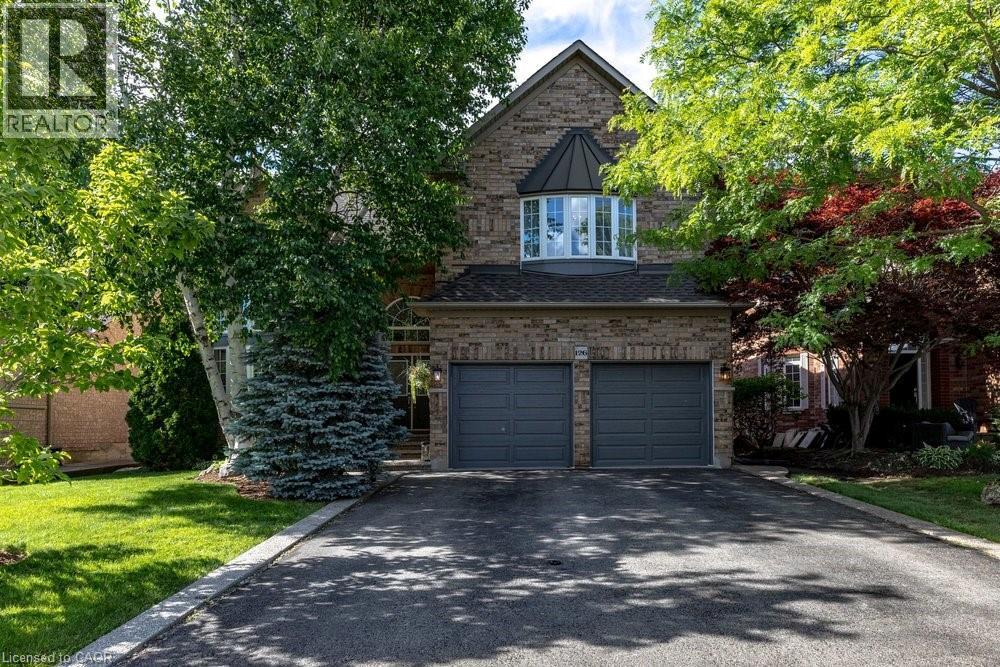 126 DAVIDSON Boulevard, Dundas