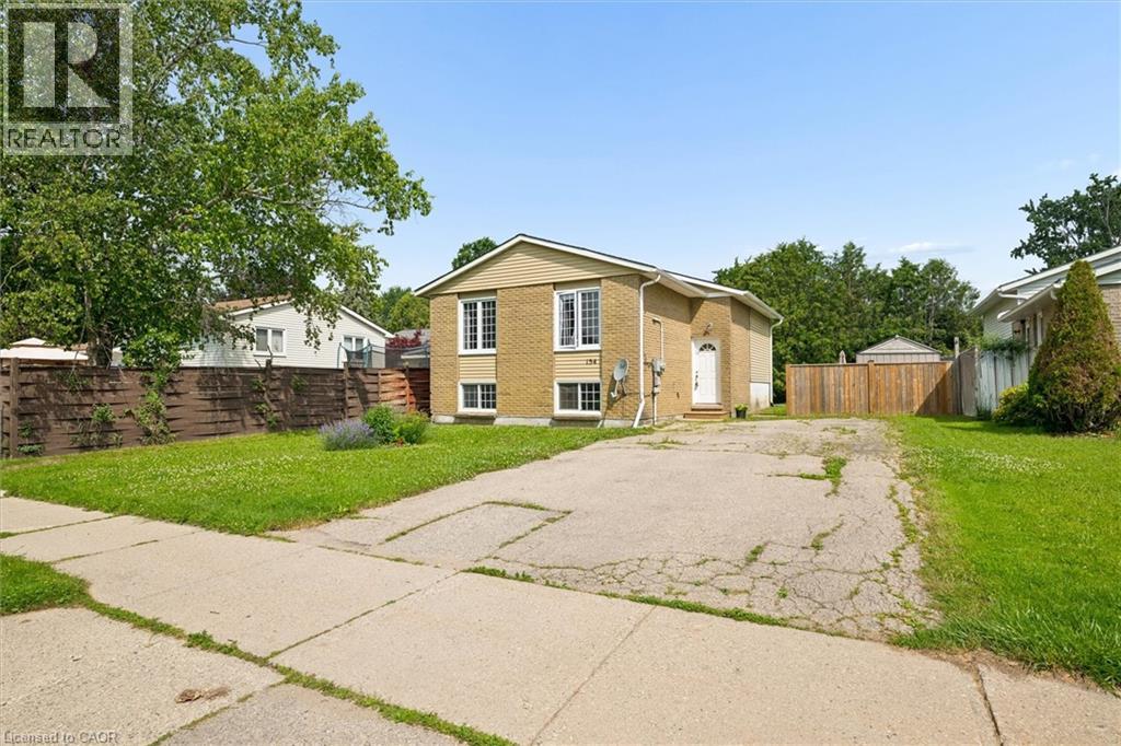 154 GRAHAM Crescent, Stratford