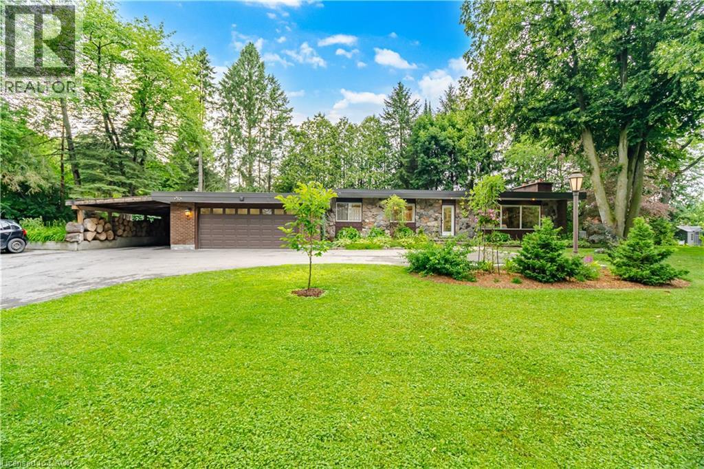 915 GOVERNOR S Road, Dundas