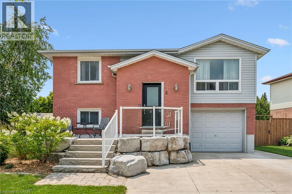 2 NEWBURY Drive, Kitchener