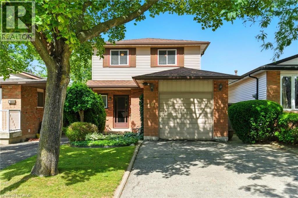 39 MEGNA Court, Hamilton