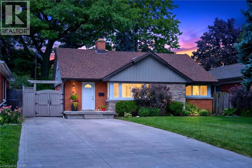 4 COMPTON Place, Hamilton