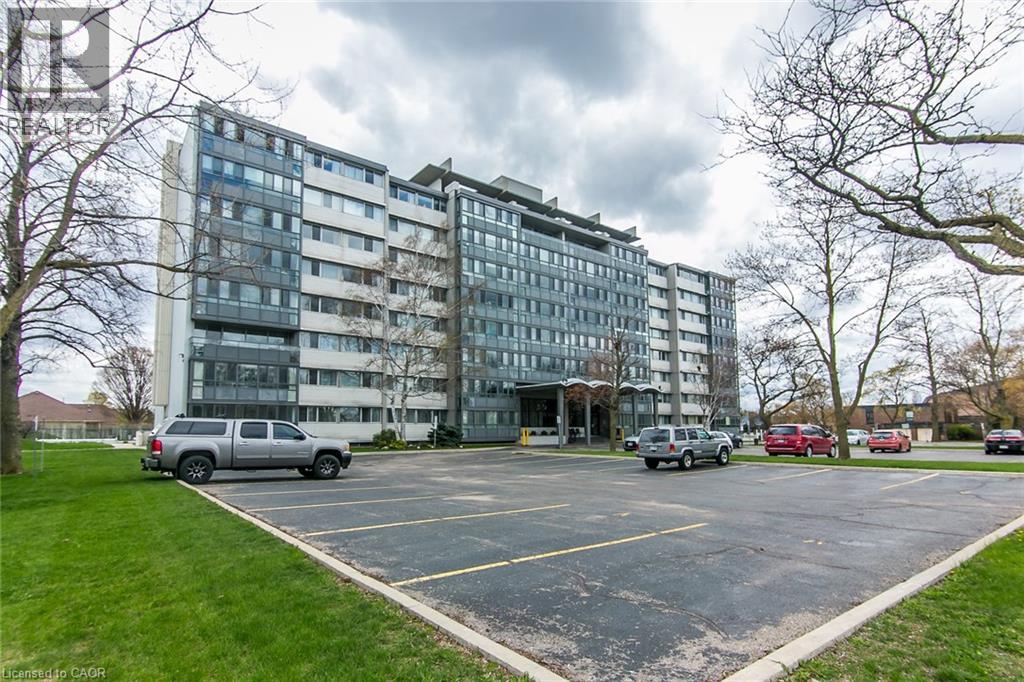 24 MIDLAND Drive UnitNo. 402, Kitchener