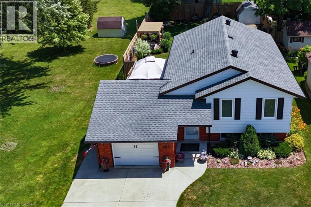460 WELLINGTON Avenue S, Listowel