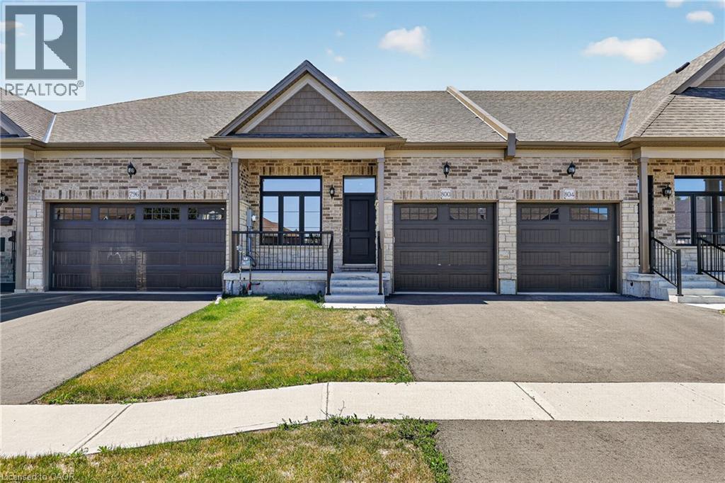 804 GARDEN COURT Crescent, Woodstock