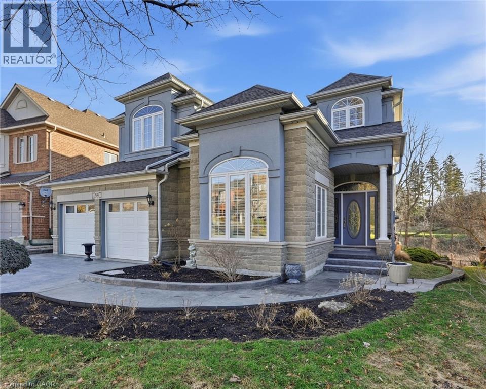 39 WINEGARDEN Trail, Dundas
