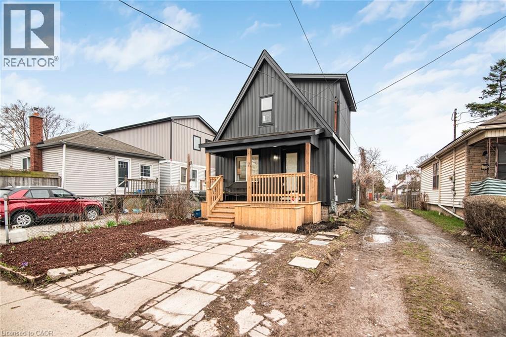 7 STAPLETON Avenue, Hamilton