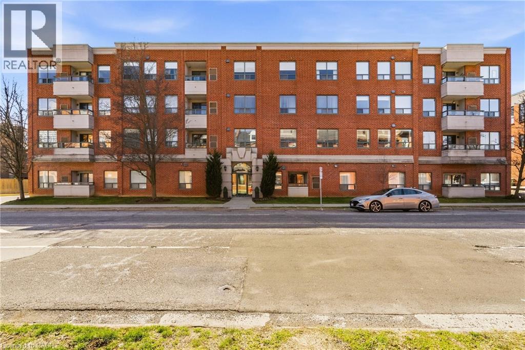 8 MAIN Street UnitNo. 203, Dundas