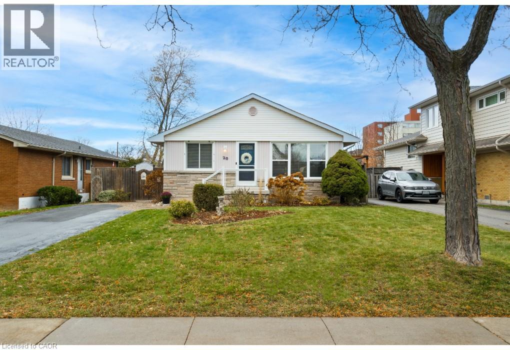 20 CARDINAL Drive, Hamilton