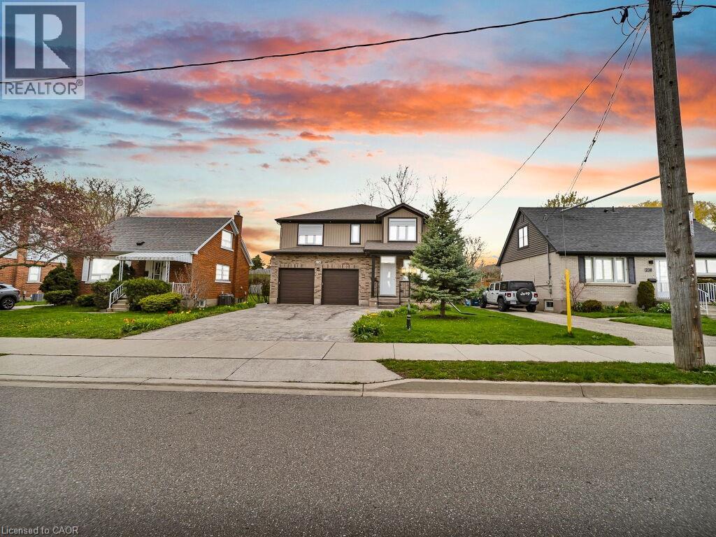 236 NEILSON Avenue, Waterloo
