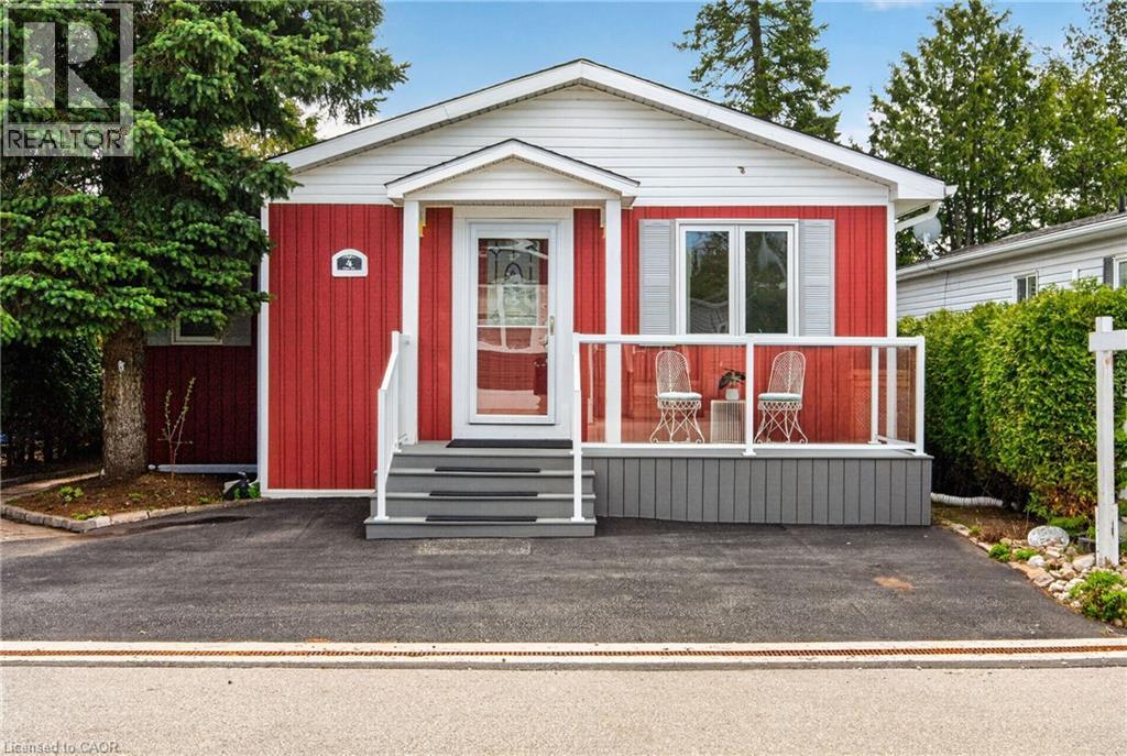 4 ELM Street, Puslinch