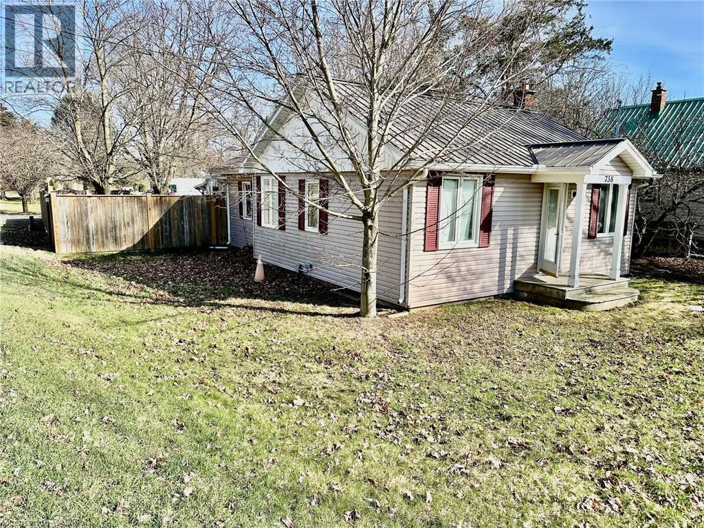 738 MOUNT PLEASANT Road, Mount Pleasant