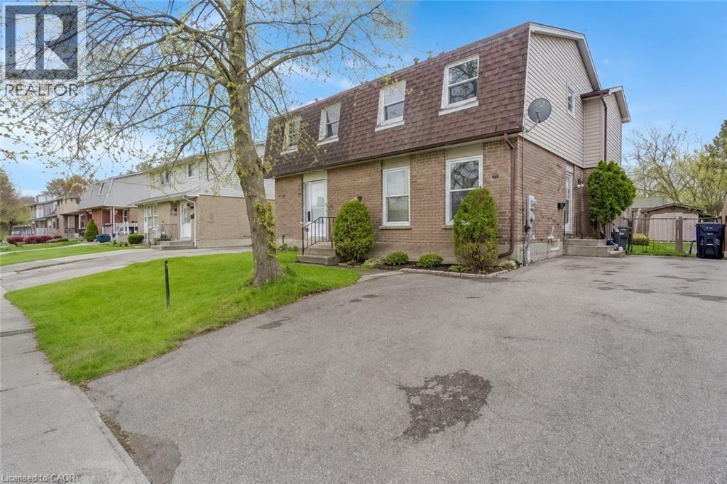 33 MEADOW WOODS Crescent, Kitchener