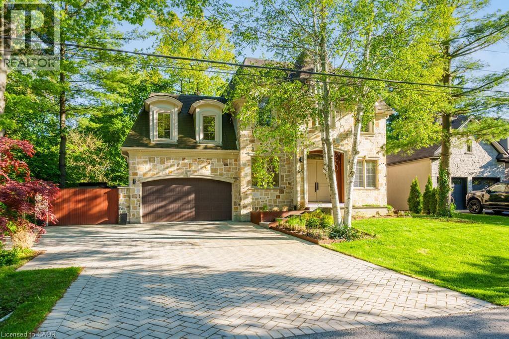 64 RAVINA Crescent, Ancaster