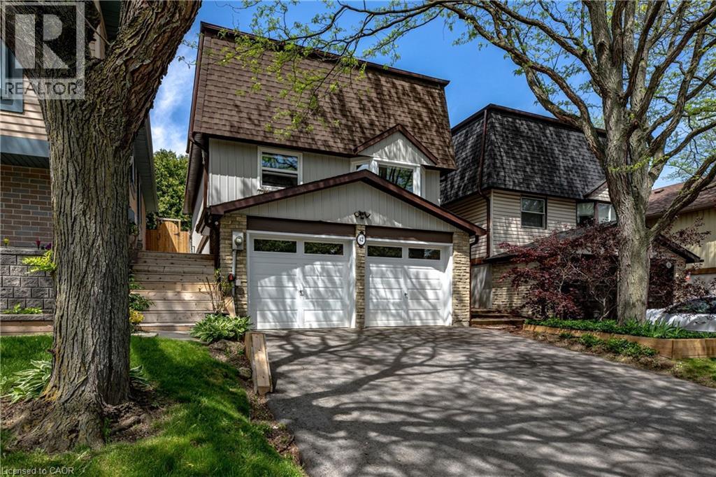 42 BRIDLEWOOD Drive, Dundas