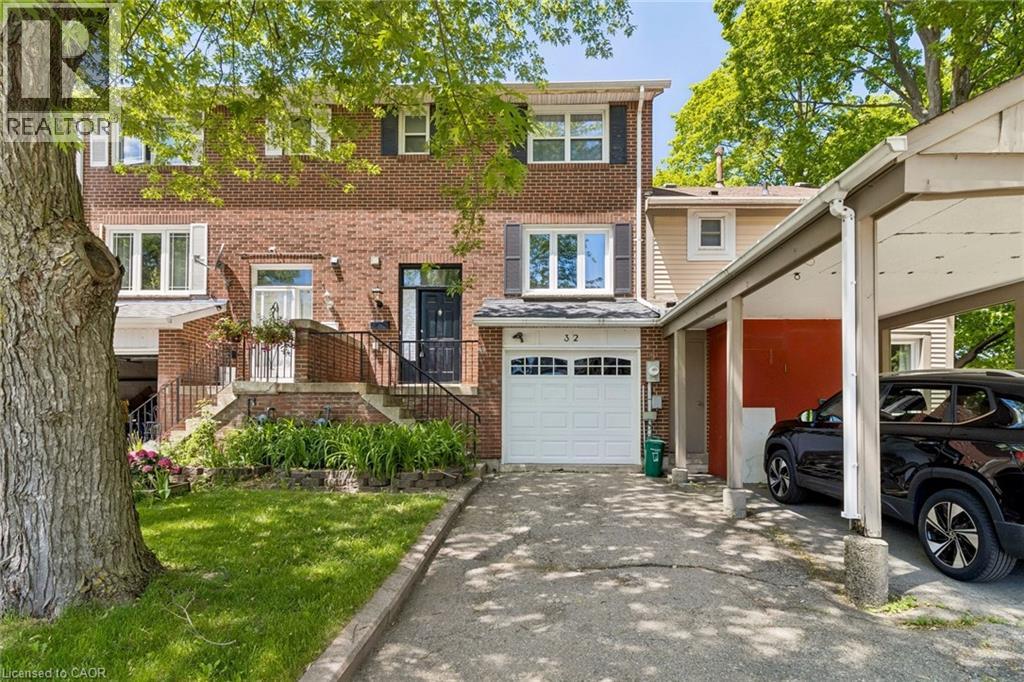 32 LANSING Square, Brampton