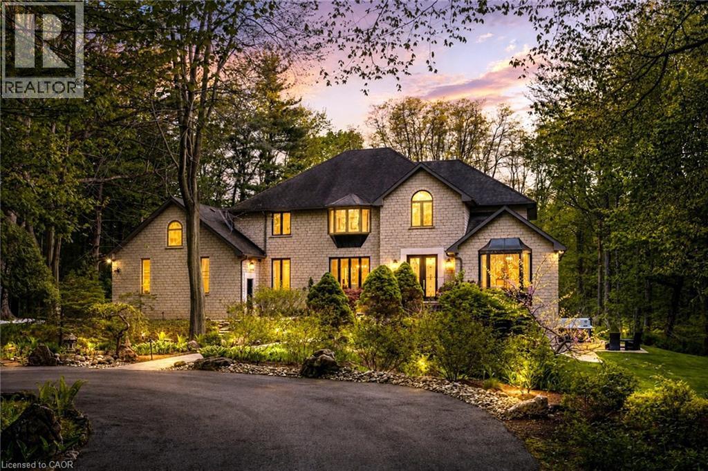 18 ELDER Crescent, Ancaster
