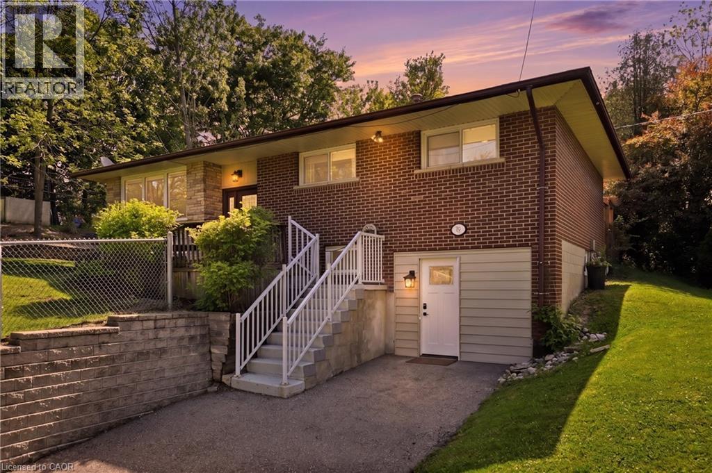 52 GRAND Avenue, Caledonia
