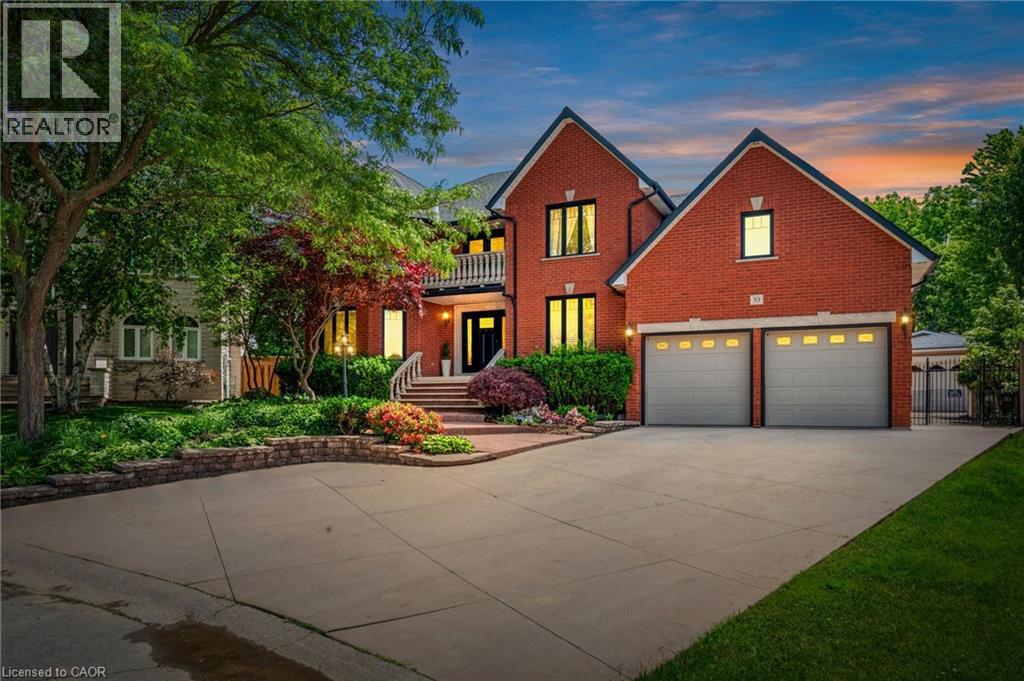 39 ELODIA Court, Hamilton