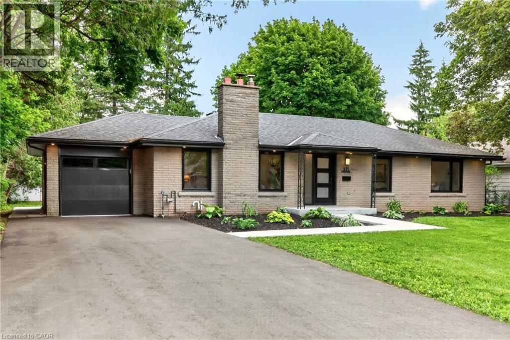 371 ROBINA Road, Ancaster