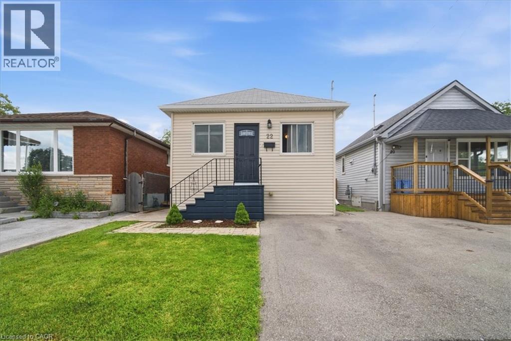 22 DELENA Avenue N, Hamilton