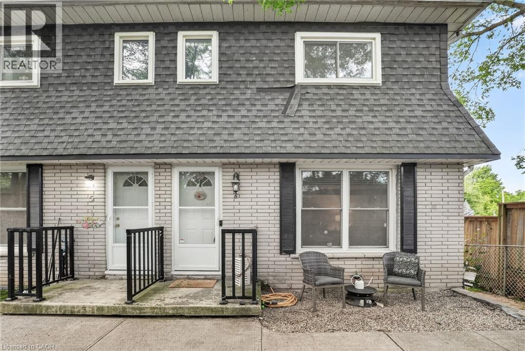 156 ST CATHARINES Street UnitNo. 6, Smithville