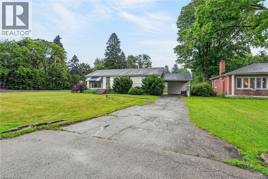 219 FIDDLER S GREEN Road, Ancaster