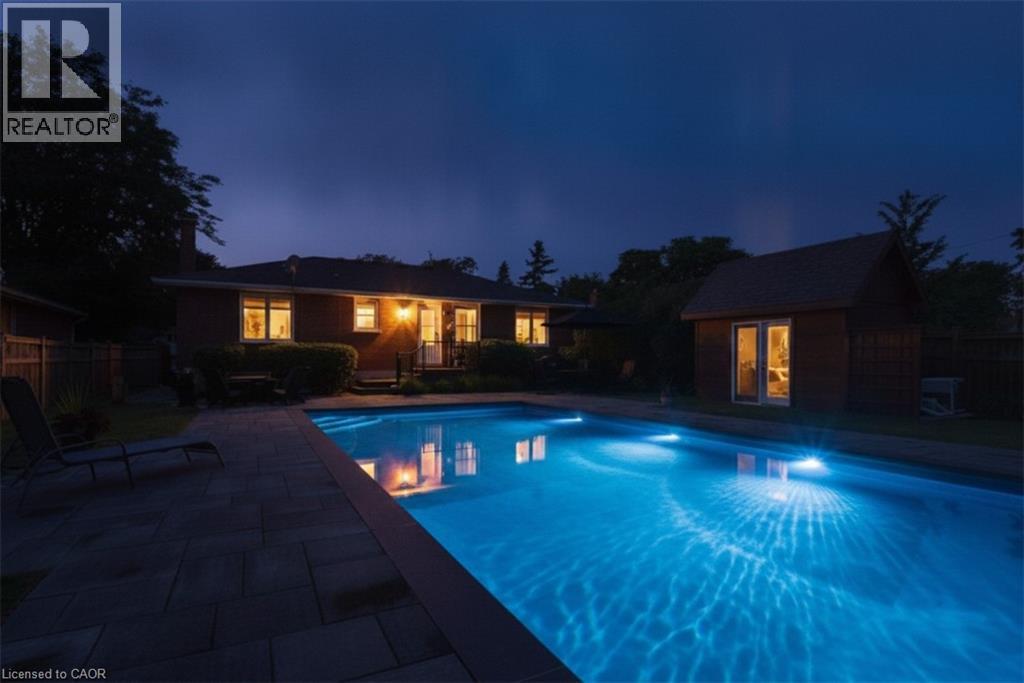 1087 MAPLEHURST Avenue, Burlington