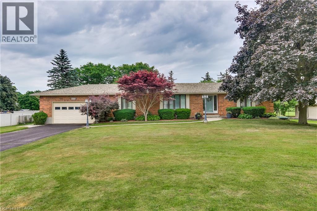 4542 AVENUE Road, London
