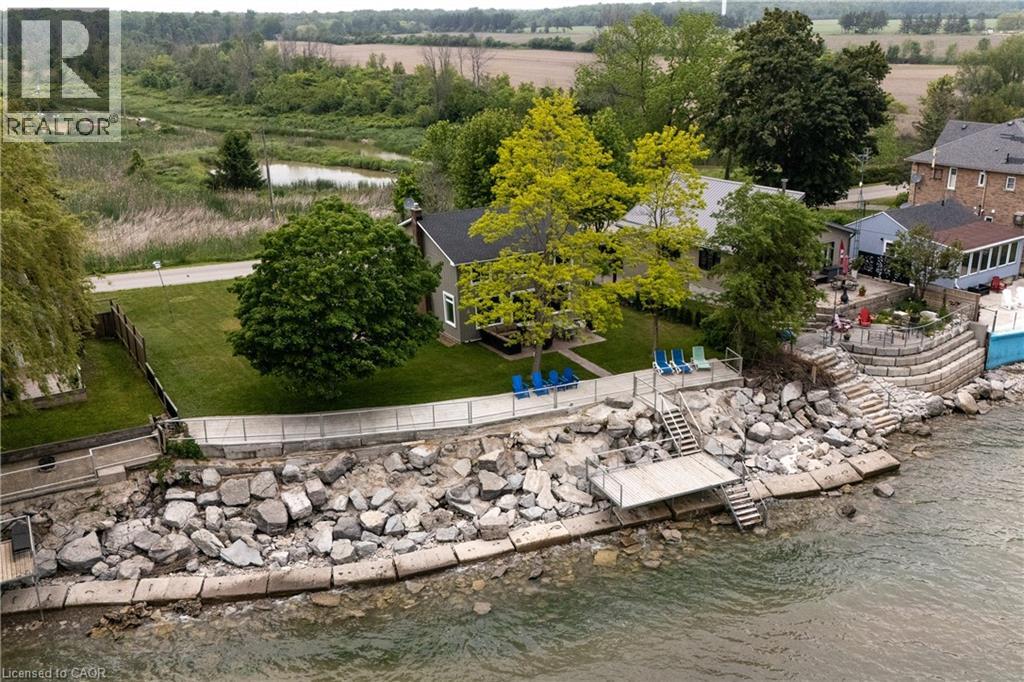 2118 LAKESHORE Road, Dunnville