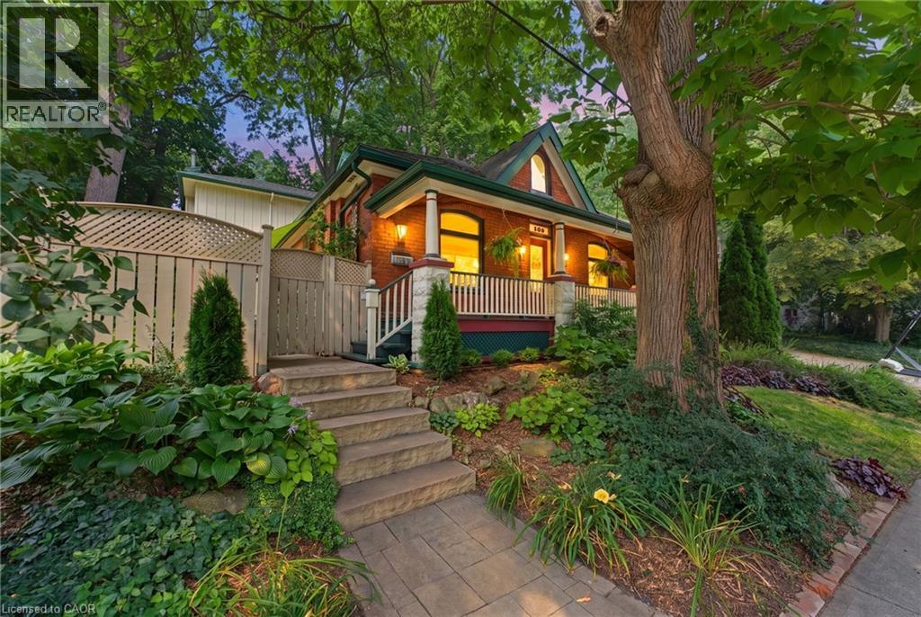 109 VICTORIA Street, Dundas