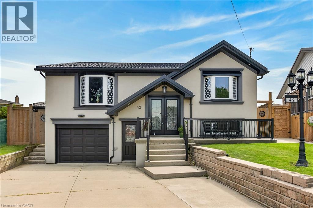 42 RAMA Court, Hamilton