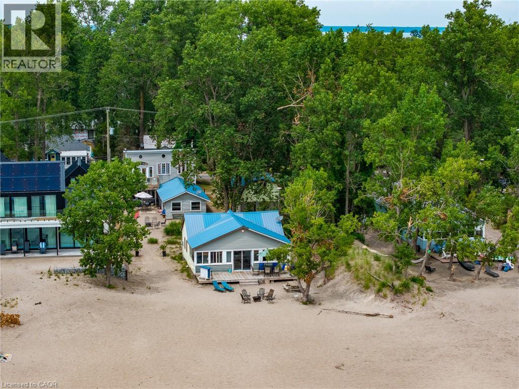 5 BEACH Avenue, Long Point