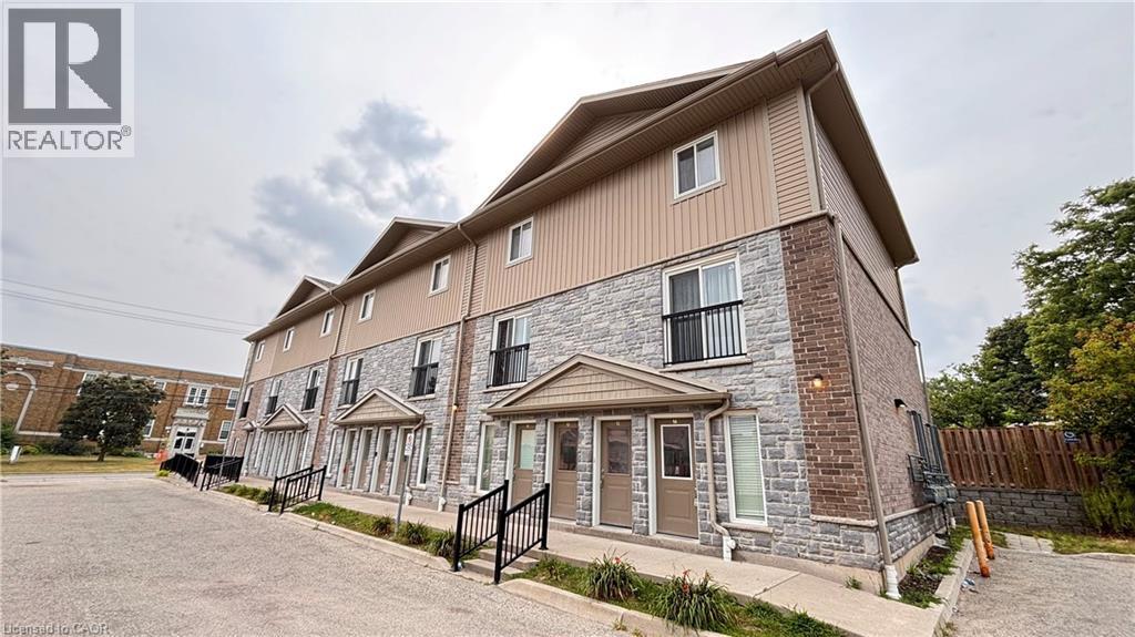 122 COURTLAND Avenue E UnitNo. 14, Kitchener