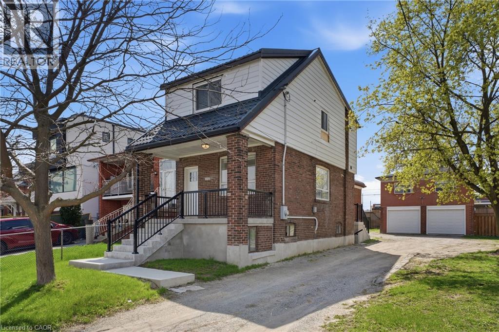 1049 GLENCAIRN Avenue, North York