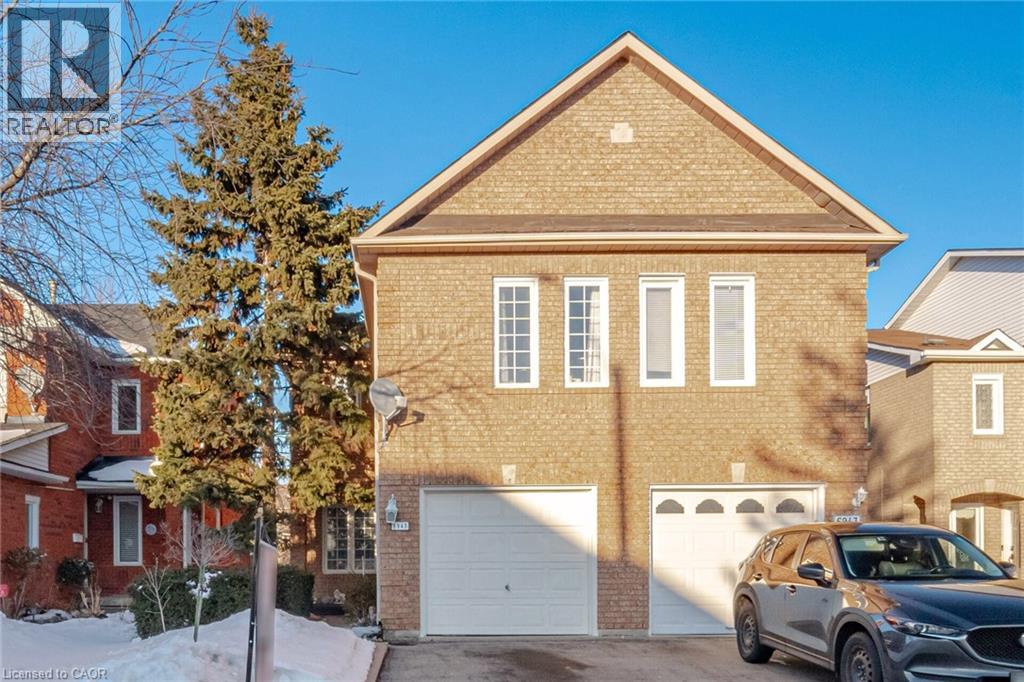 6945 GRACEFIELD Drive, Mississauga