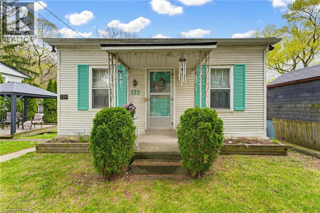 111 SYDENHAM Street, Dundas