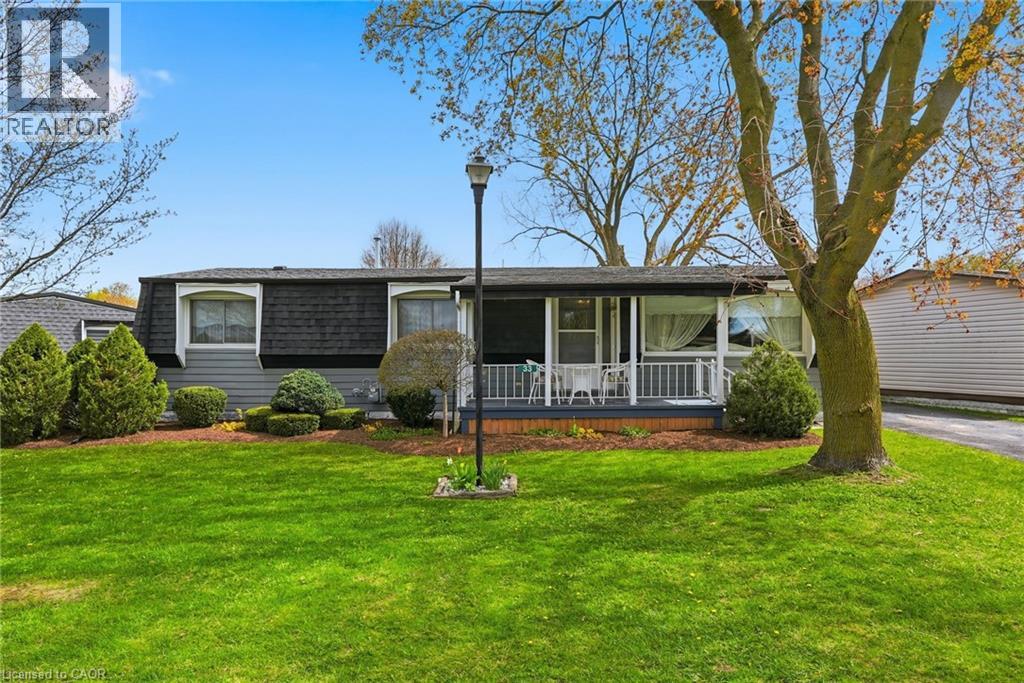33 FAIRVIEW Crescent, Listowel
