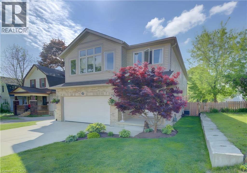 475 ALBERT Avenue N, Listowel