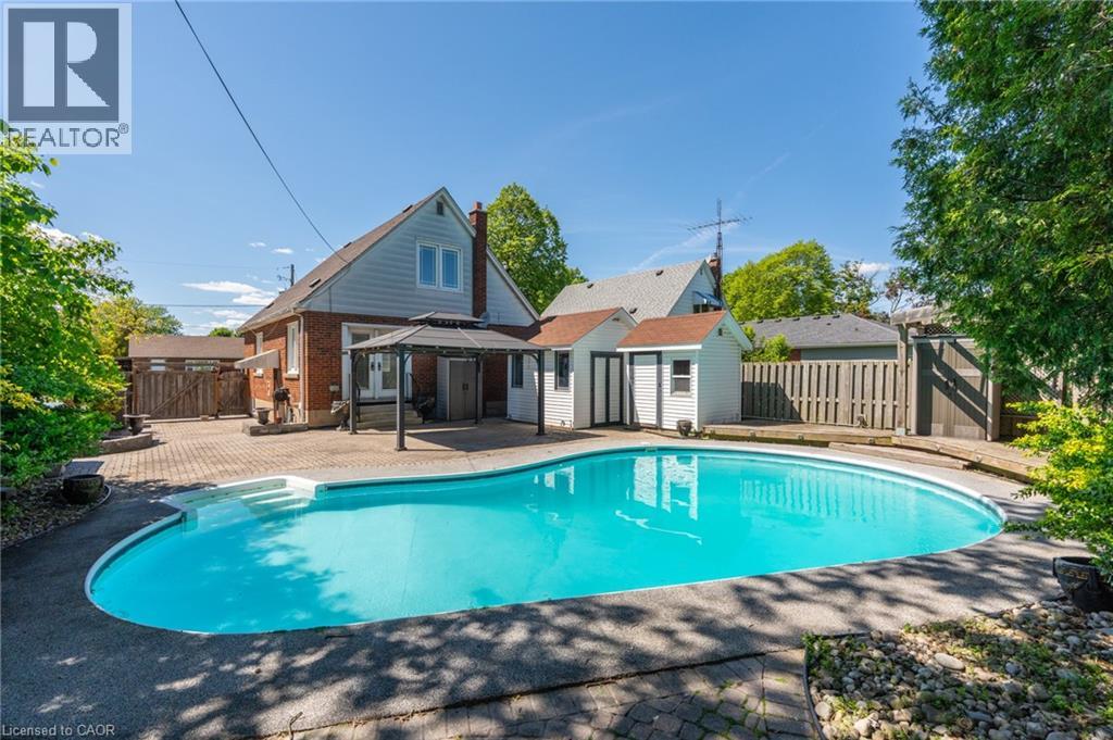 27 DELEVAN Crescent, Hamilton