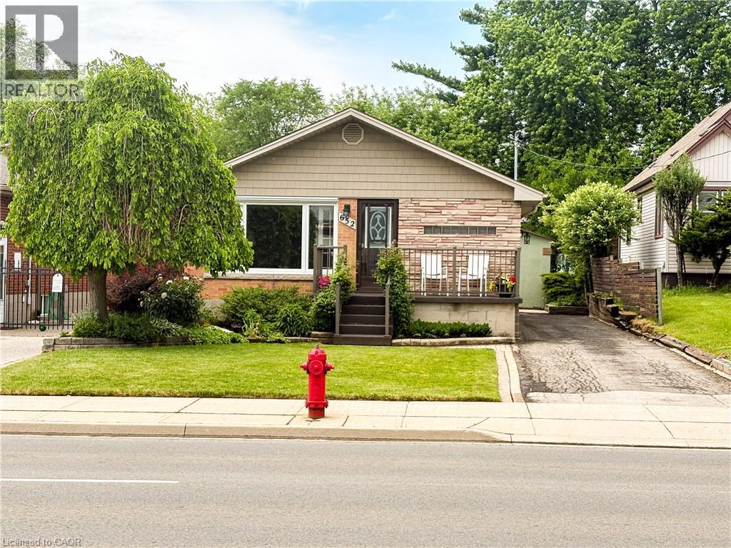 652 UPPER WENTWORTH Street, Hamilton