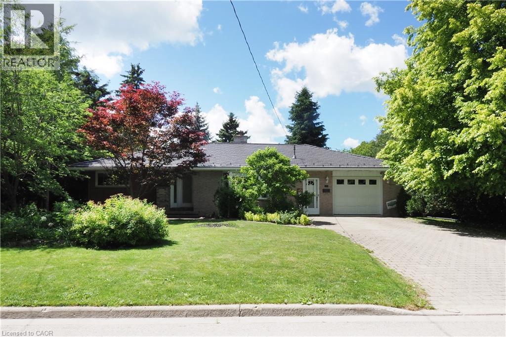 835 N YORK Avenue N, Listowel