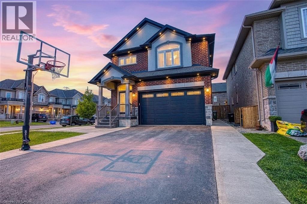 17 NARBONNE Crescent, Stoney Creek