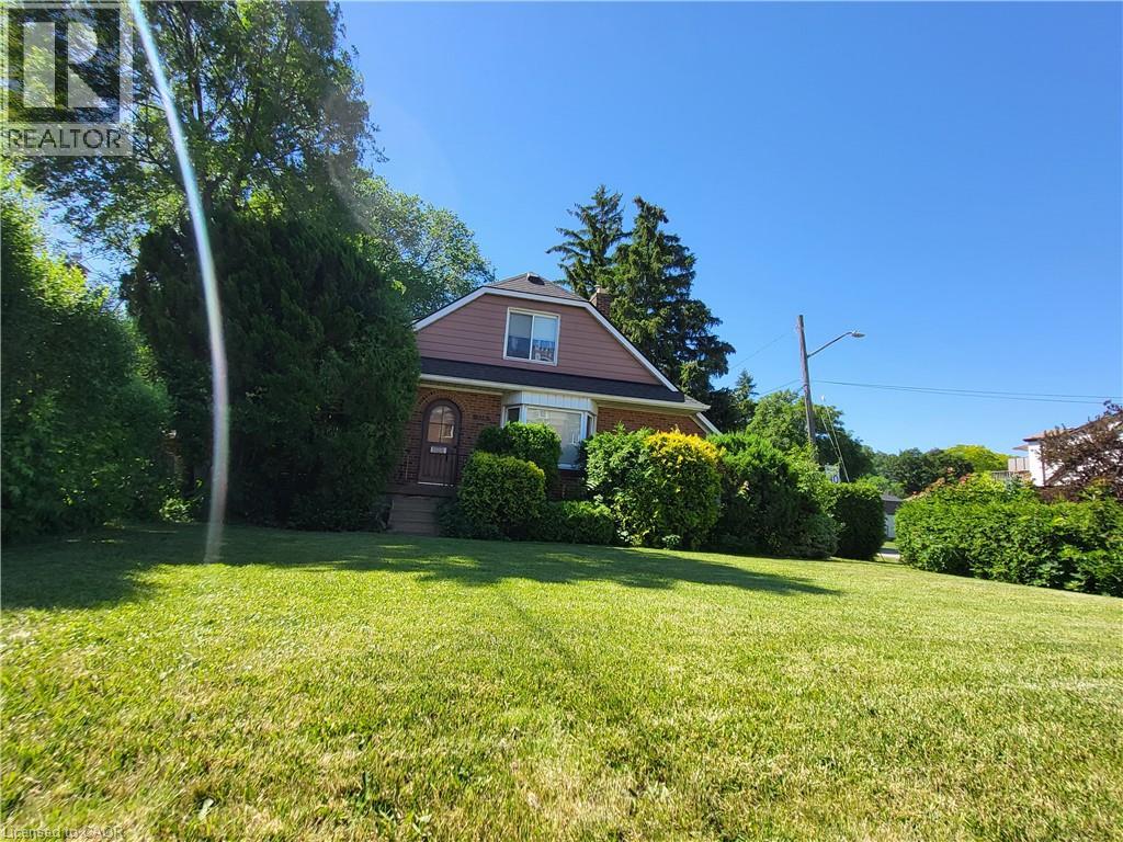 136 KING Street E, Stoney Creek