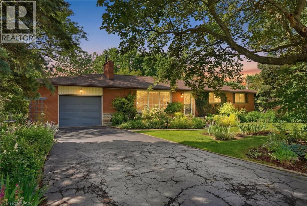 12 KEW Court, Dundas