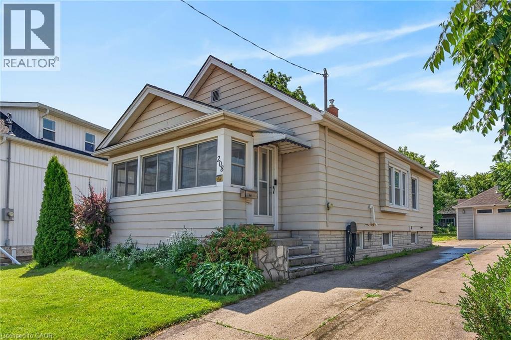 208 CARLTON Street, St. Catharines