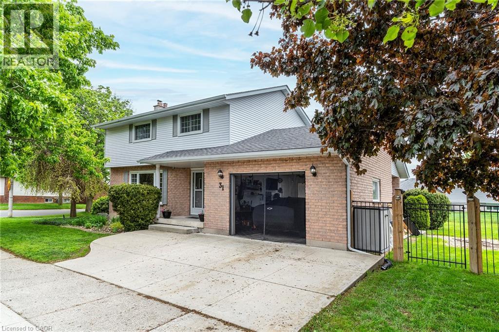 31 BLACKFRIAR Lane, Brantford