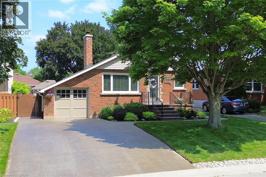 16 GRANT Boulevard, Hamilton